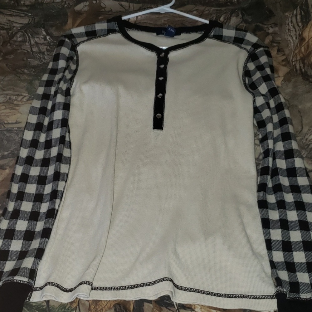 Black and White long Sleeve shirt